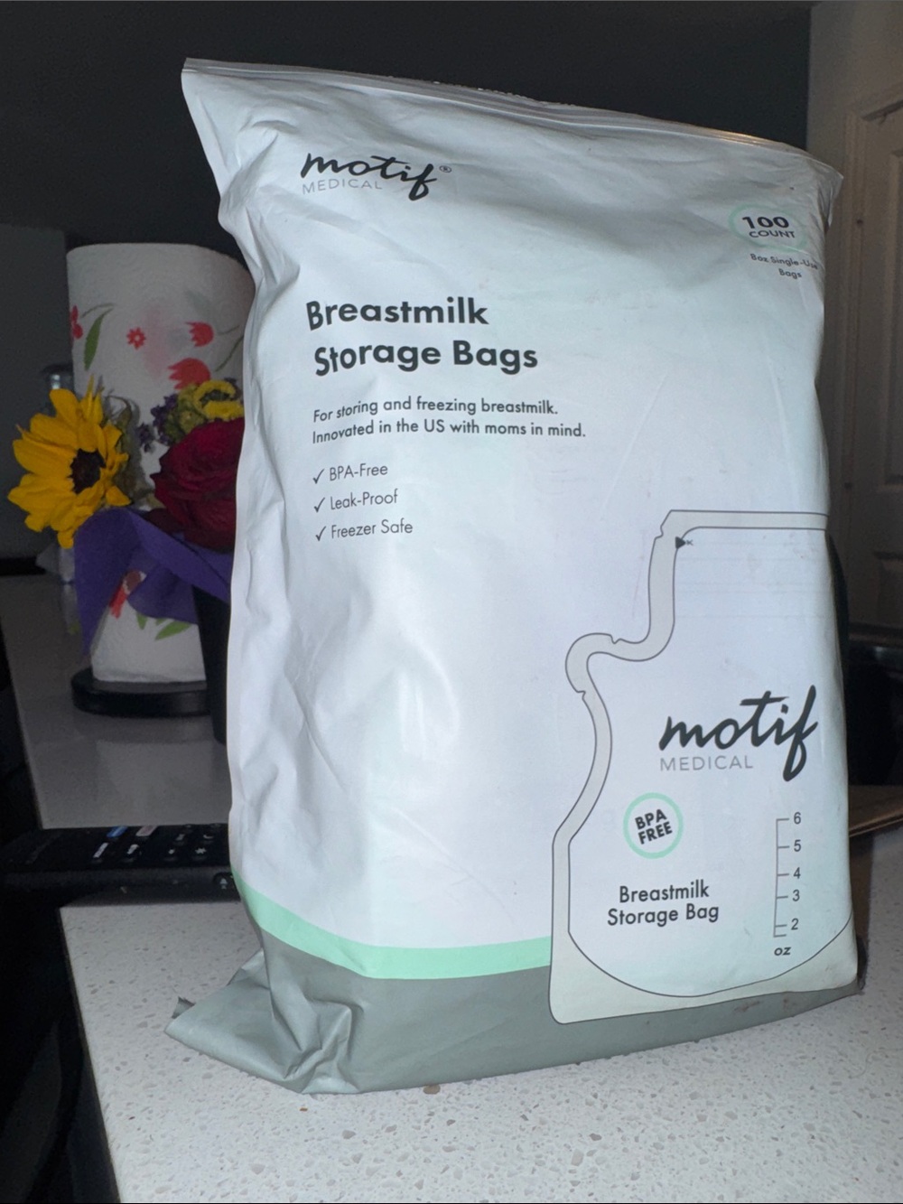 Motif Medical White & Light Green Breastmilk Storage Bags - 100 Count